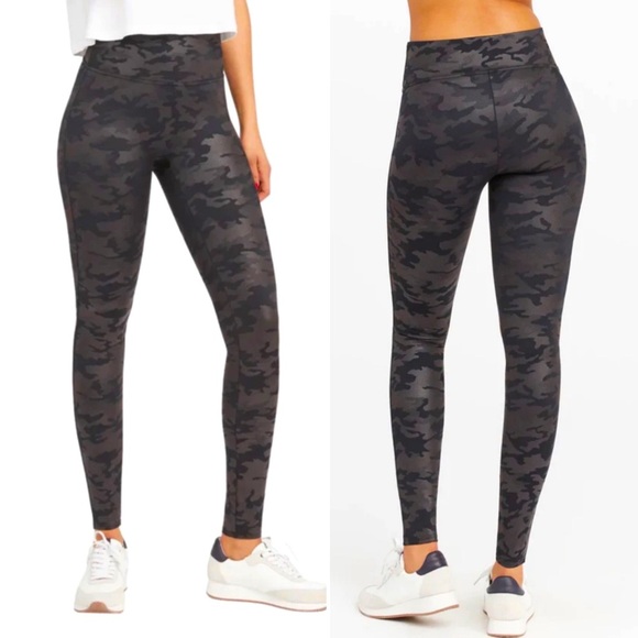 SPANX Black Camo Look At Me Now Seamless Legging Size M - Picture 1 of 12